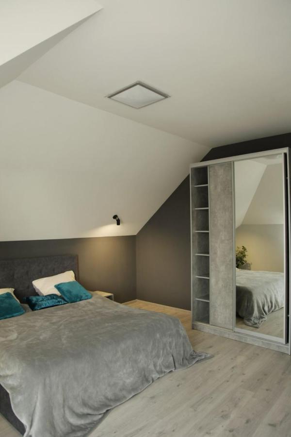 Uzhorod 3 Room Lovely House エクステリア 写真